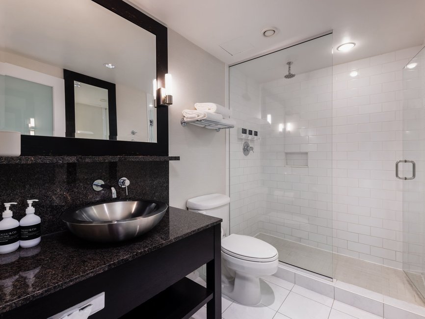 Standard King Bathroom